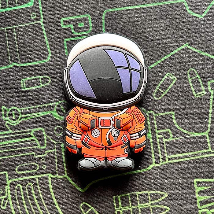 Kosmo orange spacebear